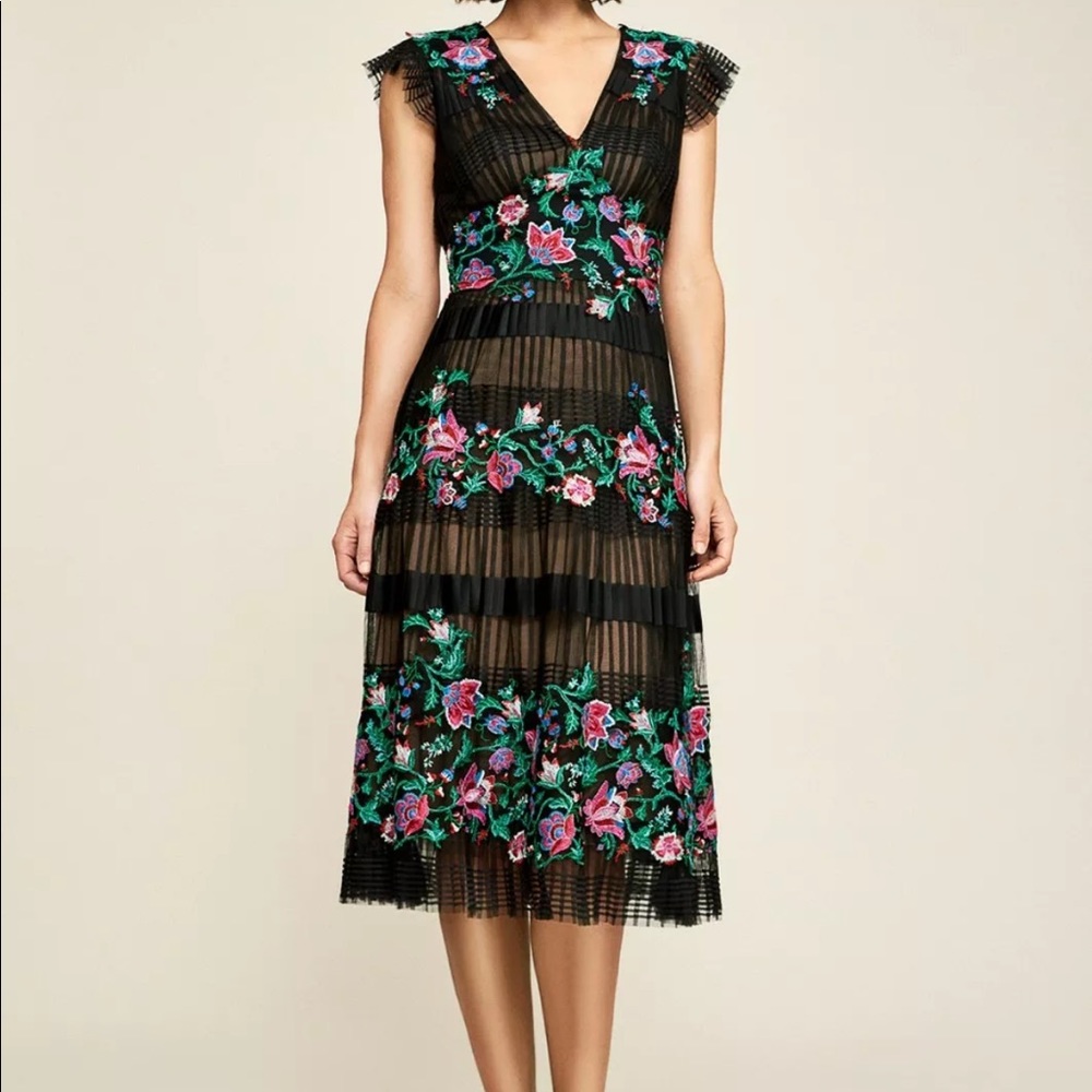 Gorgeous Tadashi shoji floral dress like new!
